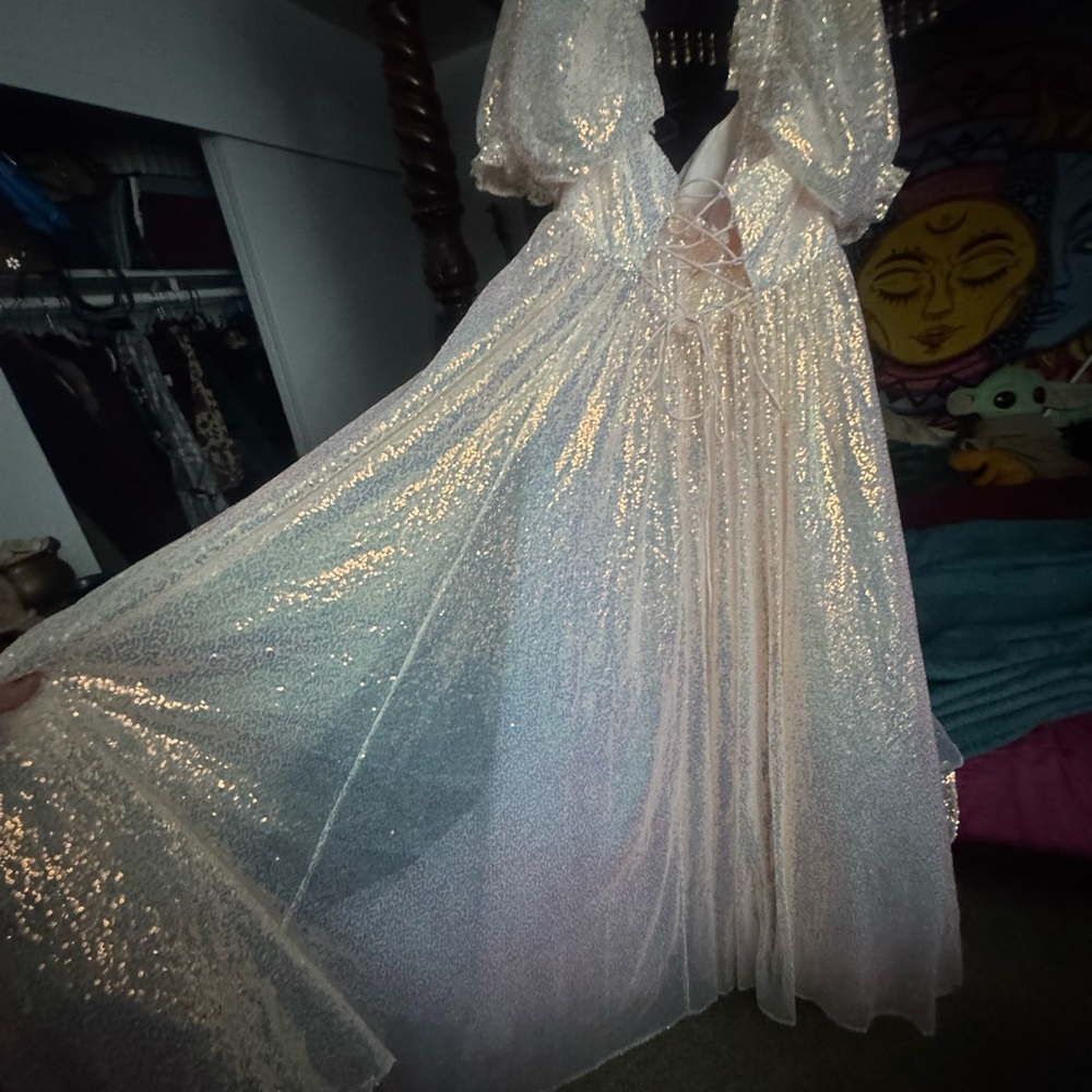 Song of Angels Chateau Gown - Picture 6 of 9
